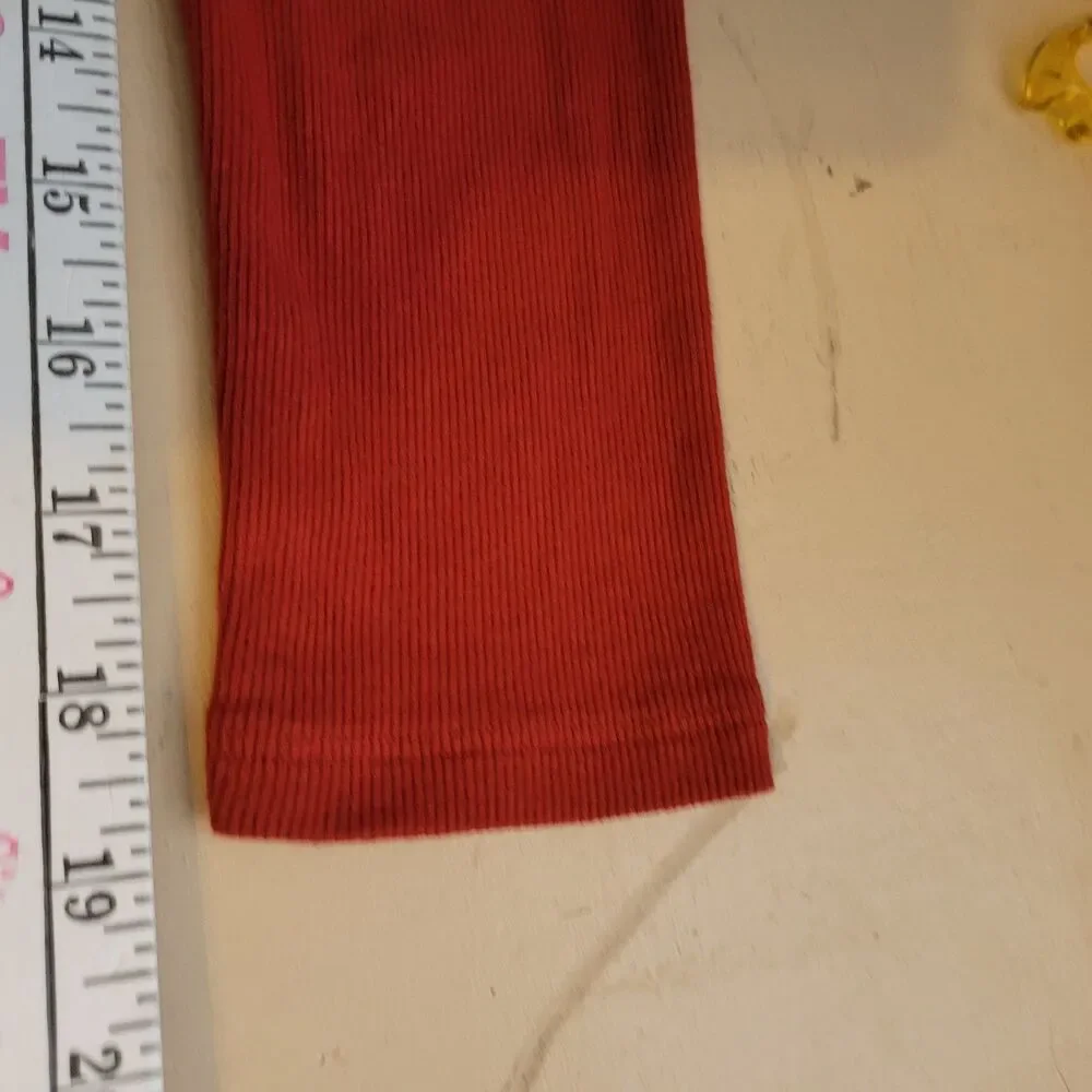 Banana Republic Ribbed Top Womens Small Red Long Sleeve Casual Fitted Travel